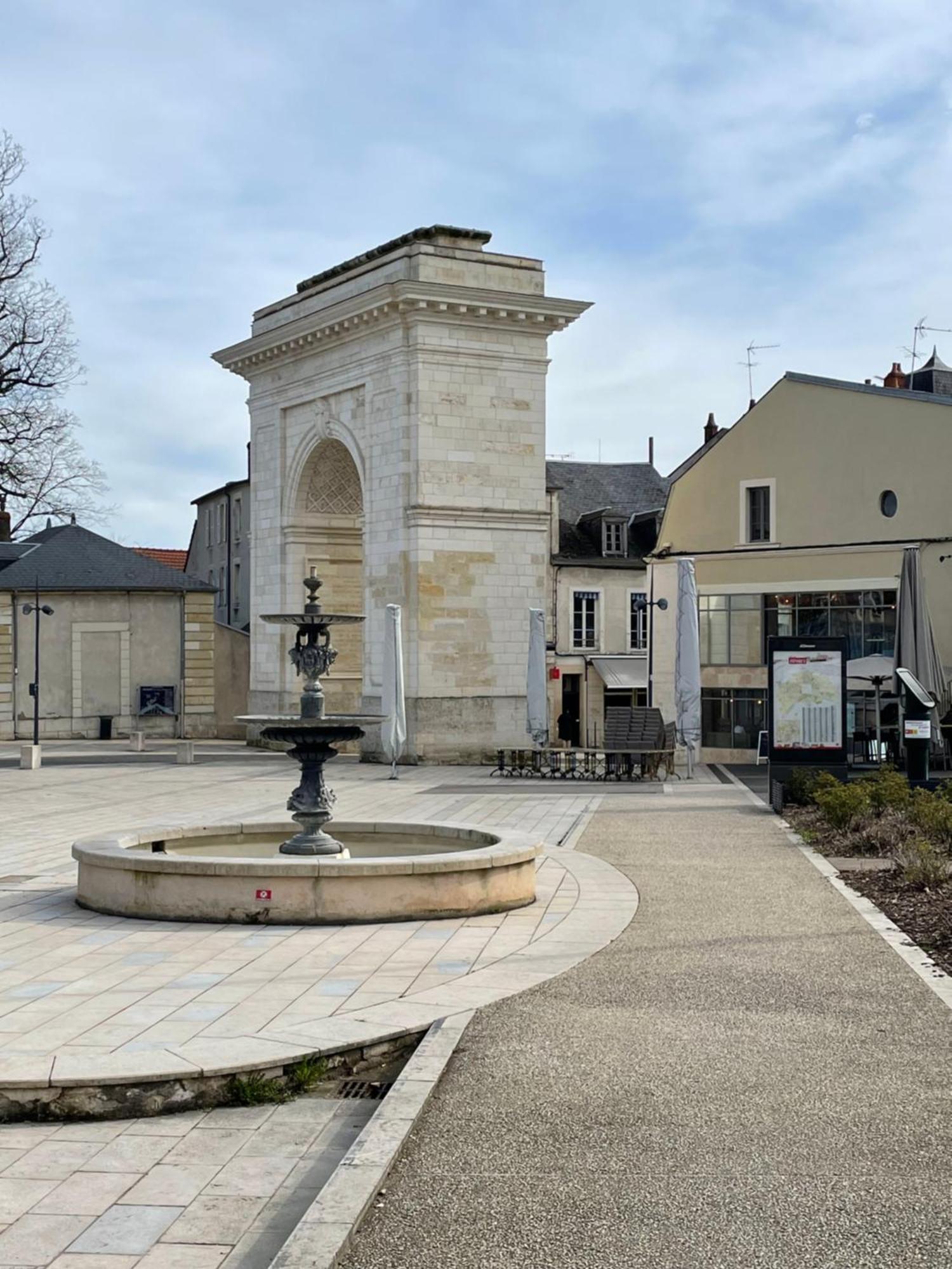 Hotel Des Ducs Nevers Kültér fotó
